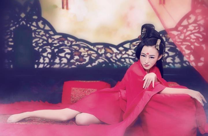 现代艺术中的国色天香